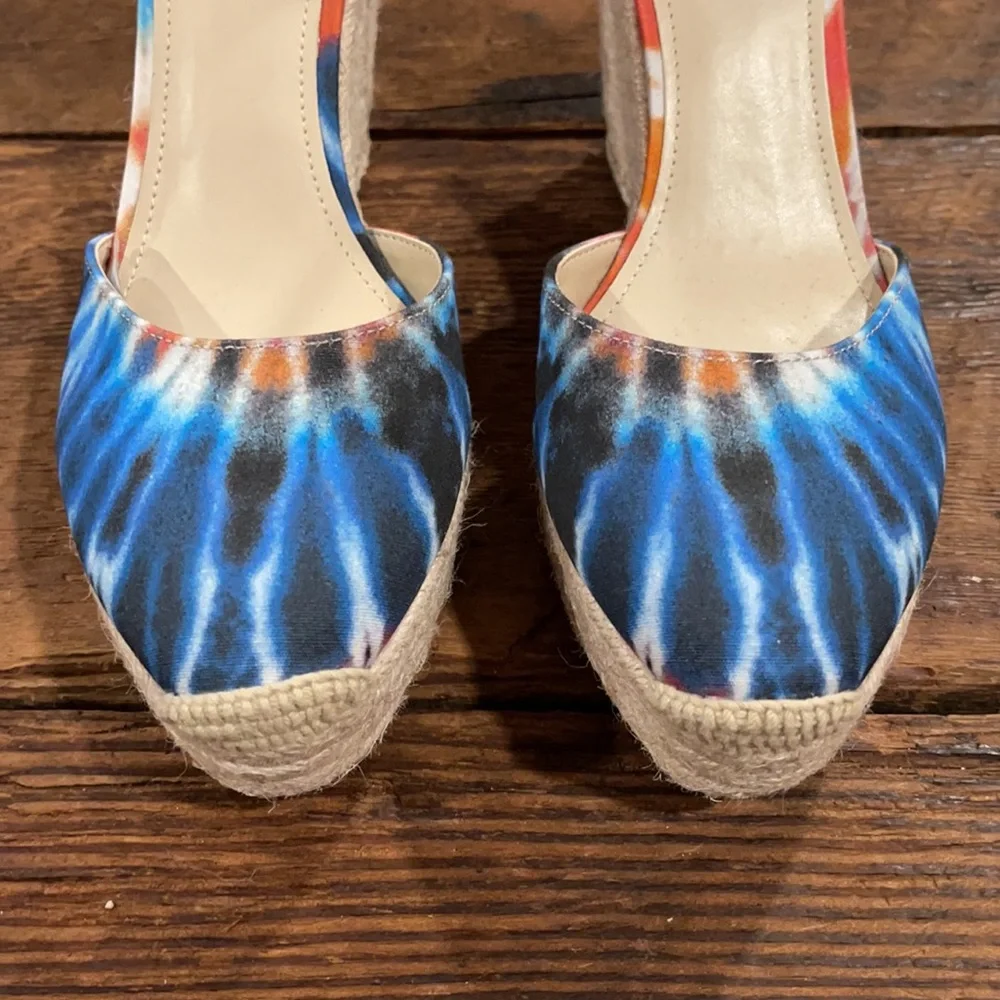 MARC FISHER TEELAN BLUE PATRIOTIC TIE DYE ESPADRILLE WEDGE SANDALS SIZE 8